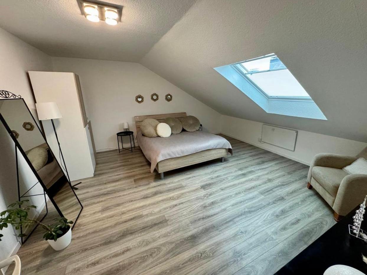 Marienhaus Apartment - Zentral, Parken, Netflix, Kontaktloses Einchecken Wuppertal Eksteriør bilde